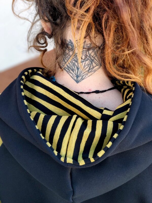 sudadera capucha rayas amarillas naz bee