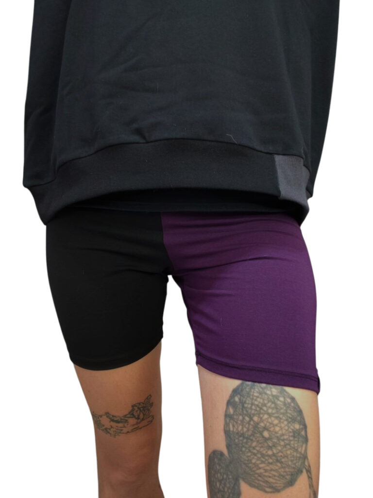 leggins cortos bicolor morado
