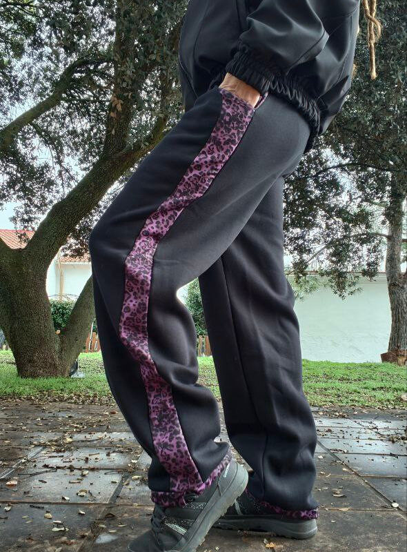 pantalón de chandal leopardo morado