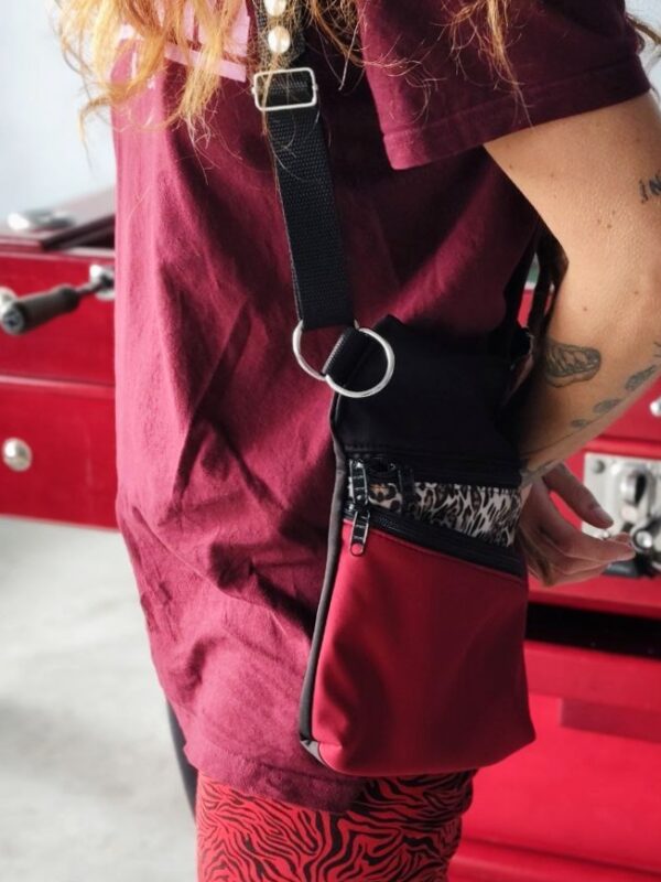 Riñolera leo y granate