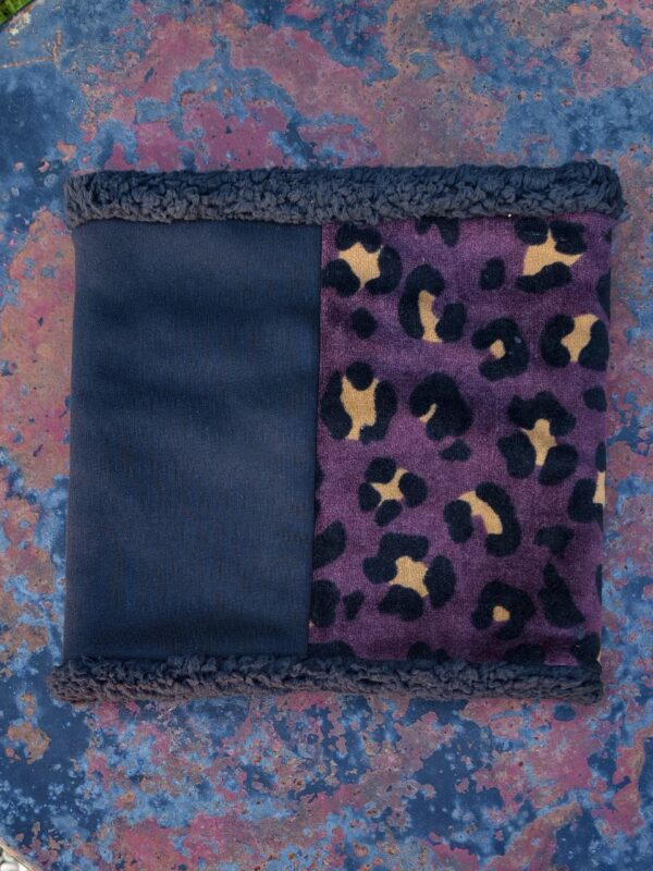 braga de cuello mitad leo granate