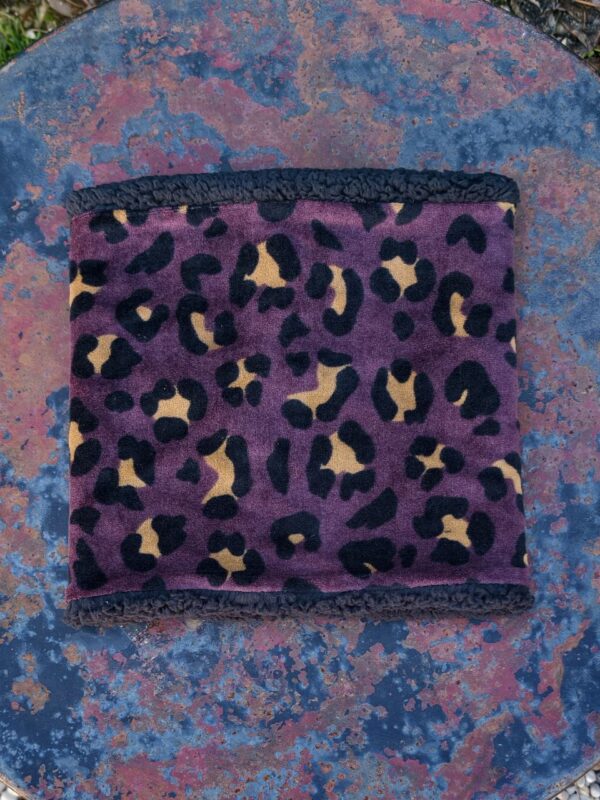 braga de cuello leo granate