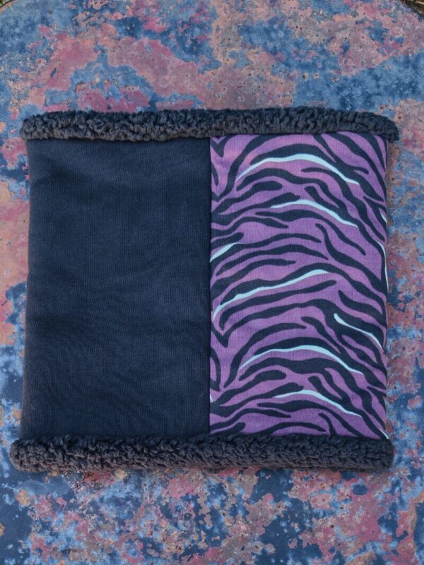 braga de cuello mitad cebra morada