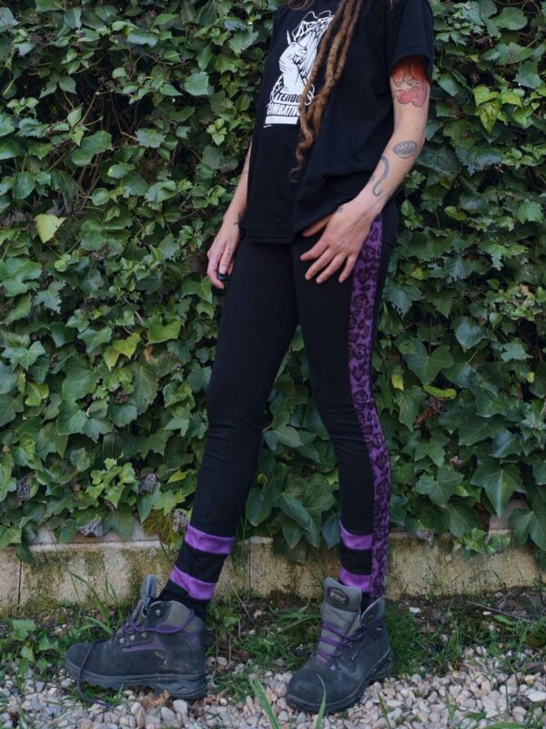 Leggins raya lateral leopardo lila