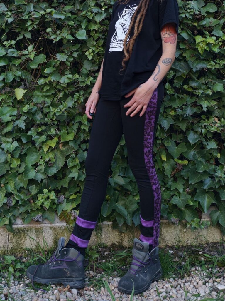 Leggins raya lateral leopardo lila