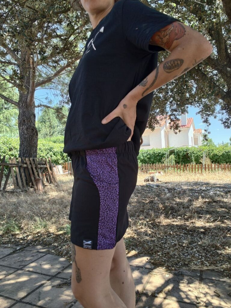 Pantalón corto leopardo morado