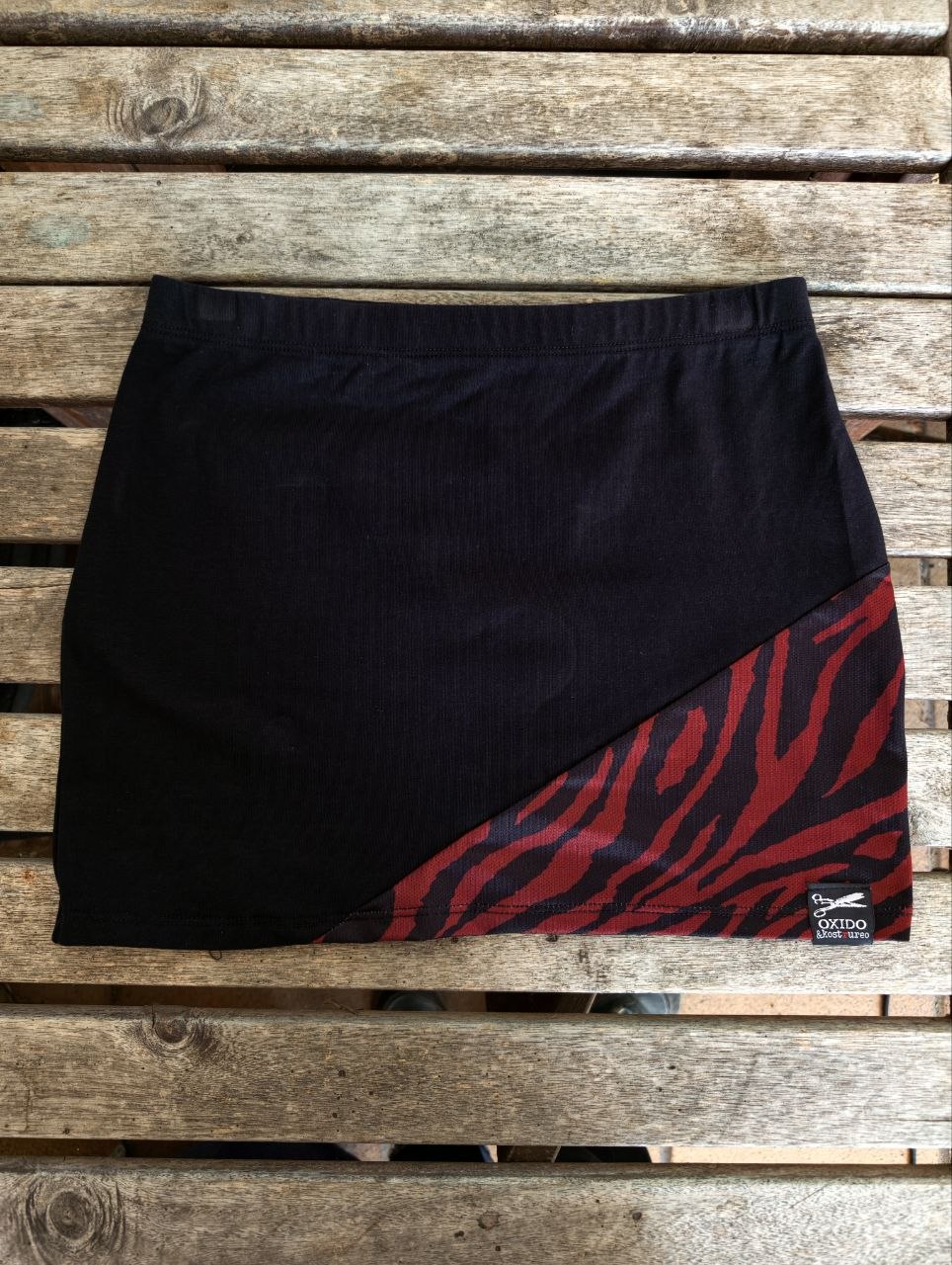 minifalda cebra rojo oscuro