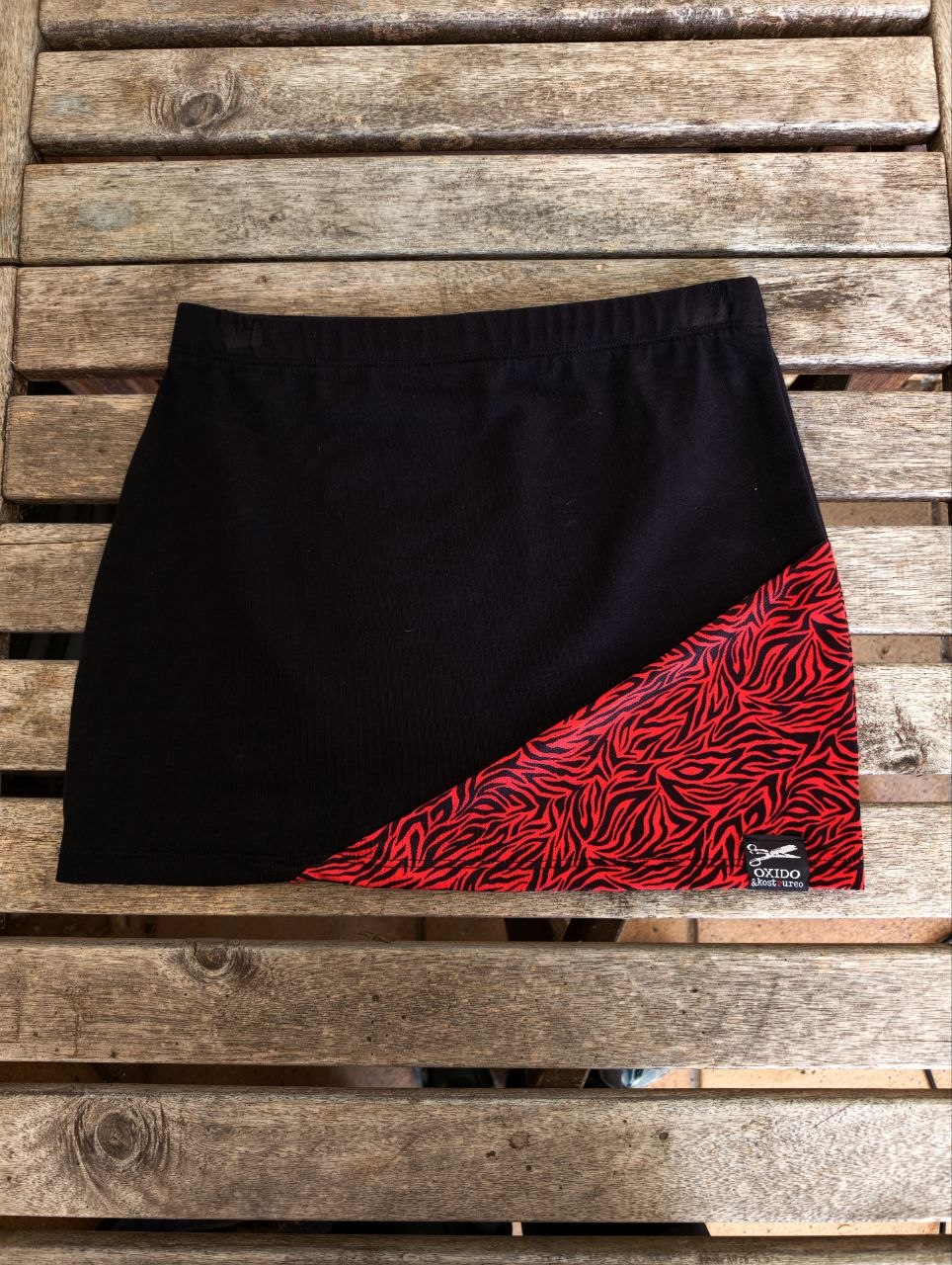 minifalda cebra roja